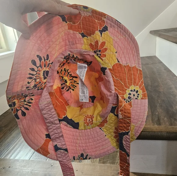 Zara Retro Inspired Floral‎ Wide Brim Sun Hat. - Picture 6 of 7